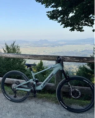 Električni brdski bicikl Lapierre E-Zesty AM LTD