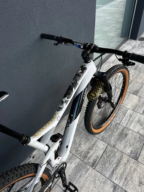 Cube stereo race c62
