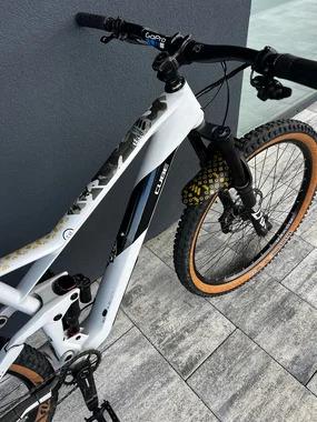 Cube stereo race c62