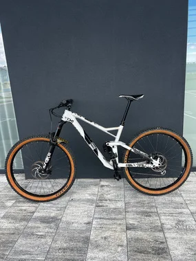 Cube stereo race c62
