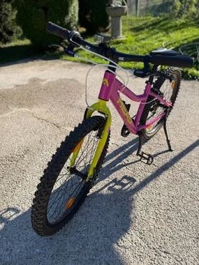 FOR SALE: Head LAUREN 1.0, 24 inches, 2024 kids bike, pink