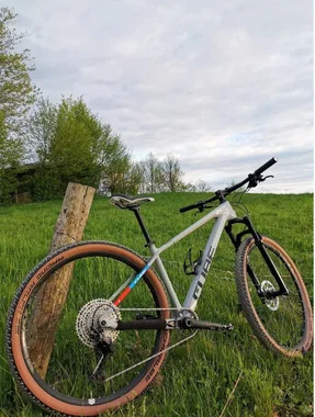 CUBE Reaction C:62 Pro 2022 – karbon, 29", Shimano XT/Deore 1x12, cca 500 km