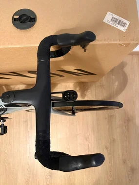 Canyon Ultimate CF SL 8 (Ultegra Di2, DT Swiss, 4iiii) 2022, vel. M