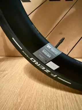 Canyon Ultimate CF SL 8 (Ultegra Di2, DT Swiss, 4iiii) 2022, vel. M