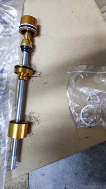 RockShox Debonair 170mm Zeb