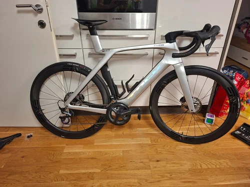 Madone gen7 - replika - Ultegra - Powermeter
