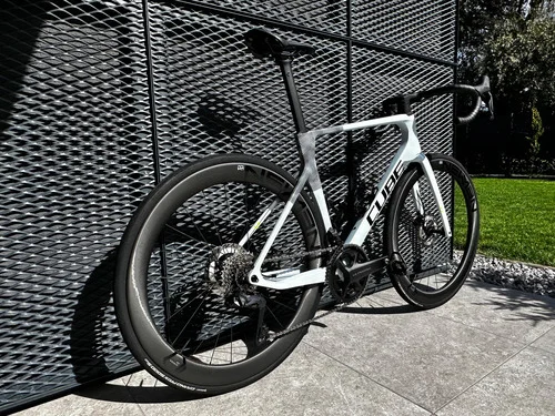 Endurance Cestno kolo CUBE Agree C:62 Race