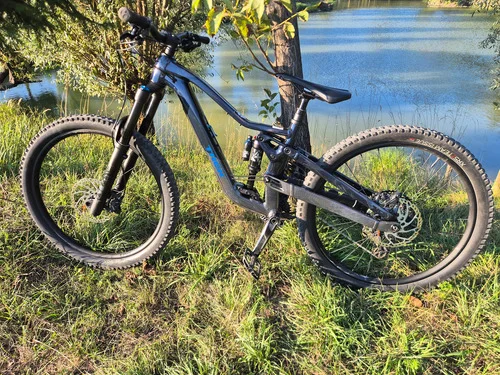 Trek Slash 8 Gen 6 – 2024 – velikost S