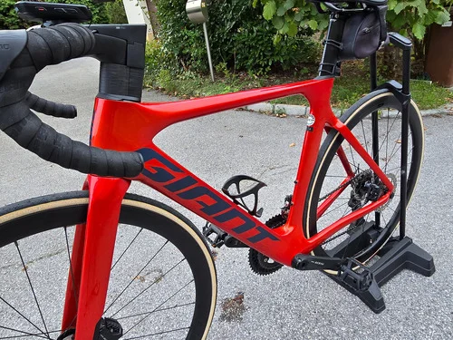 Giant Propel Adv 2 Disc karbon S velikost kot nov 2022