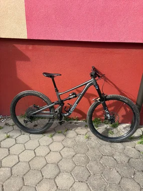 Specialized Status 160, godište 2023, full suspension, enduro