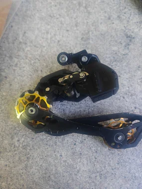 Stražnji mjenjač Shimano 105 di2