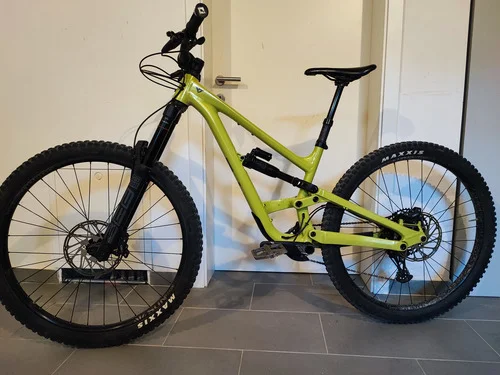 Yt Capra Core 1, 2024, S velikost