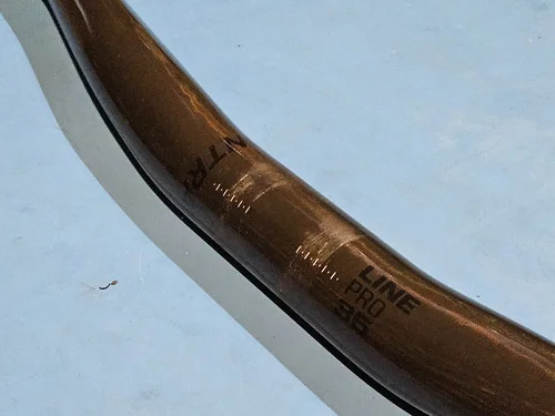 Bontrager Line Pro Carbon 35 karbonsko MTB krmilo – 27,5 mm rise – 760 mm