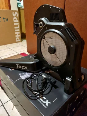 Trenažér Tacx Flux S Smart