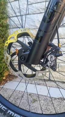 Mondraker superfoxy carbon R
