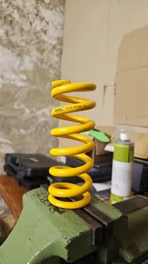 Pružina Öhlins 548lbs 76mm