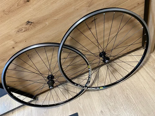 RENNRAD-LAUFRÄDER MAVIC SHIMANO, nur 300m gefahren