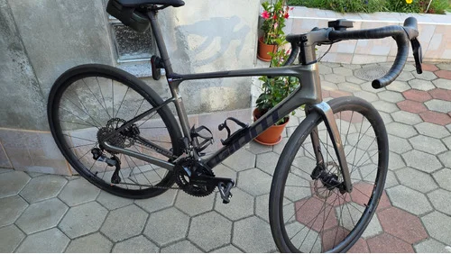 Giant Defy Advanced 1 105 Di2 carbon