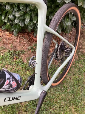 Bici gravel Cube nuroad c62, L
