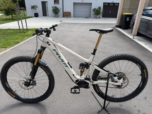 Pivot Shuttle AM Pro velikost L kot nov
