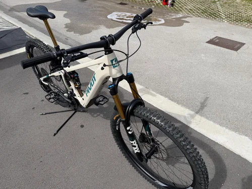 Pivot Shuttle AM Pro velikost L jako nové