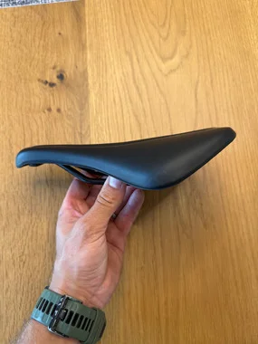 Sedlo Specialized Power 143mm