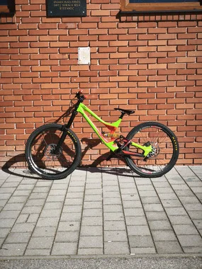 Spezialized demo 8 (downhill)