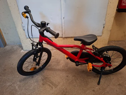 Otroško kolo Btwin Discover 16, kot nov.