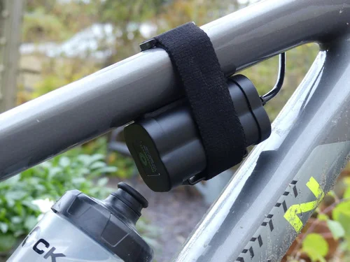 Prodám špičkové MTB světlo Gloworm XSV 3400 lumenů + 2x baterie 50Wh