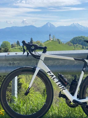 Factor O2 2023 / Dura-Ace / Black Inc 60 / Garmin Edge 530